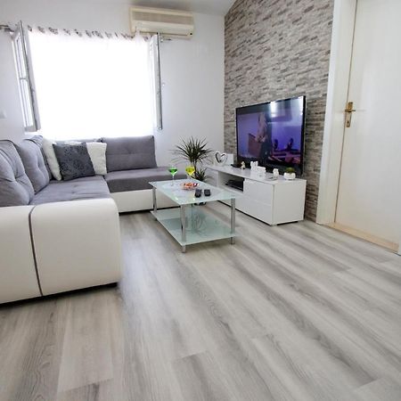 Apartment Toni Makarska Exteriör bild