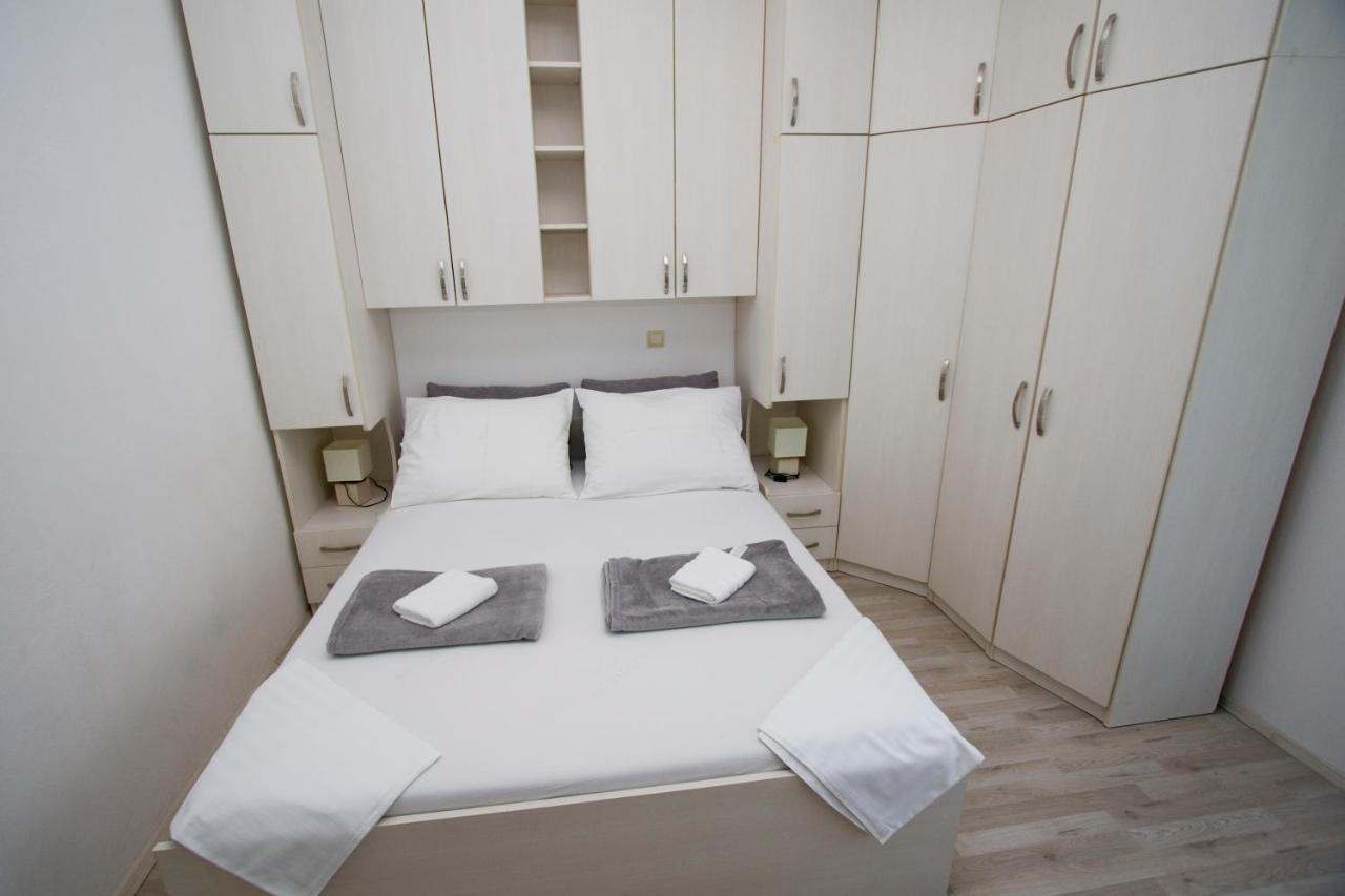 Apartment Toni Makarska Exteriör bild