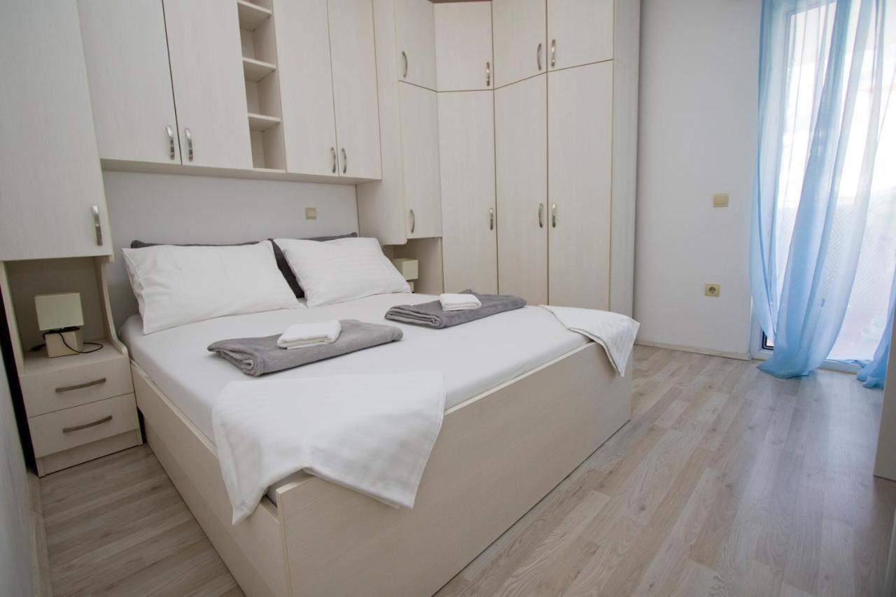 Apartment Toni Makarska Exteriör bild