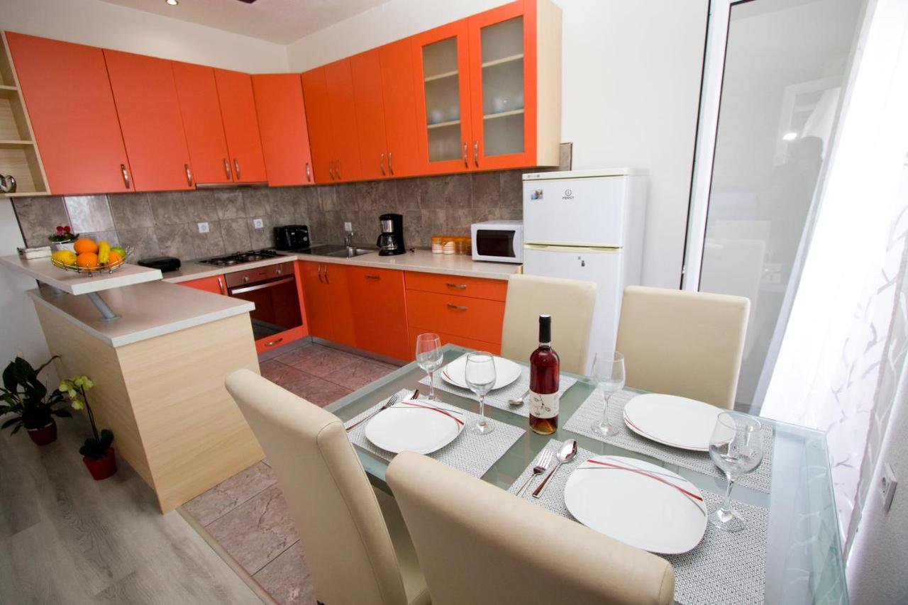Apartment Toni Makarska Exteriör bild