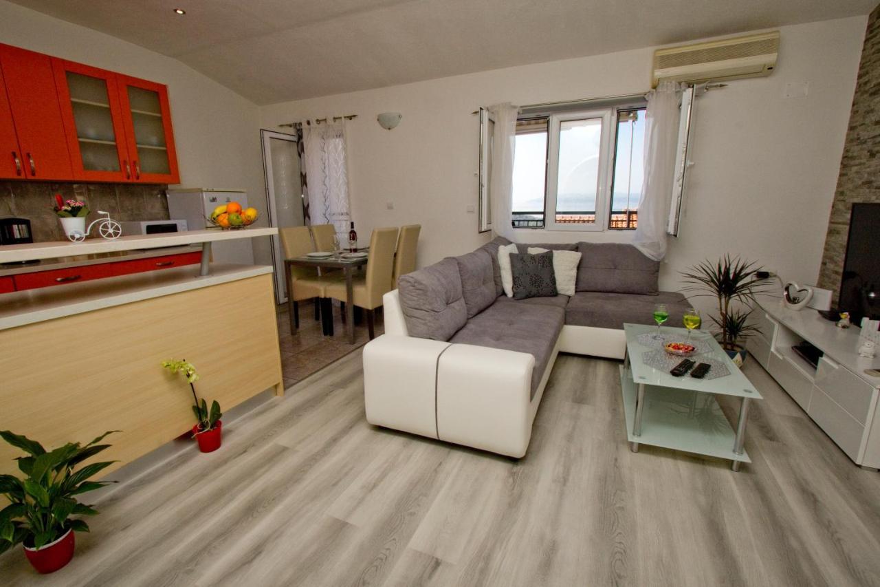Apartment Toni Makarska Exteriör bild