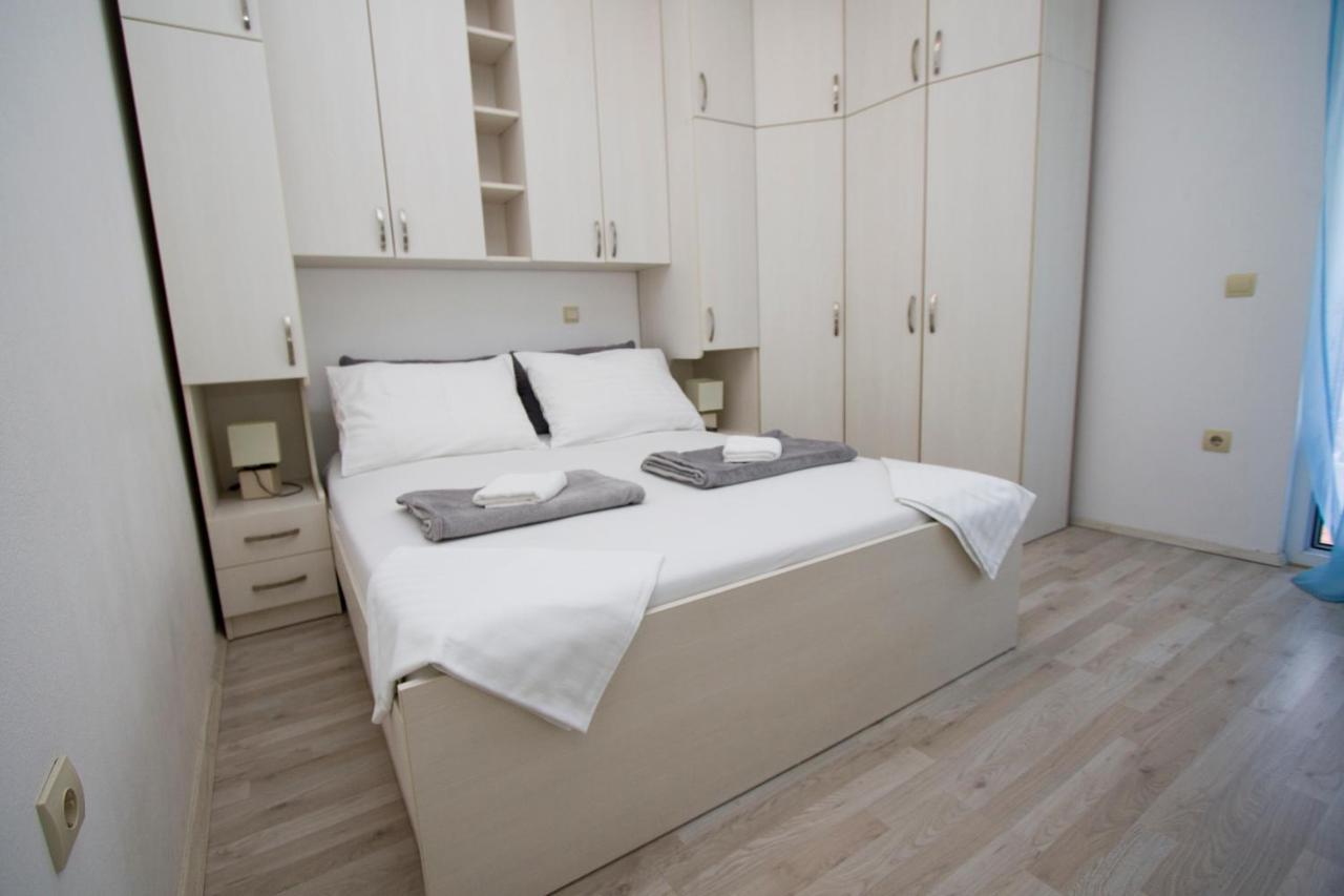 Apartment Toni Makarska Exteriör bild