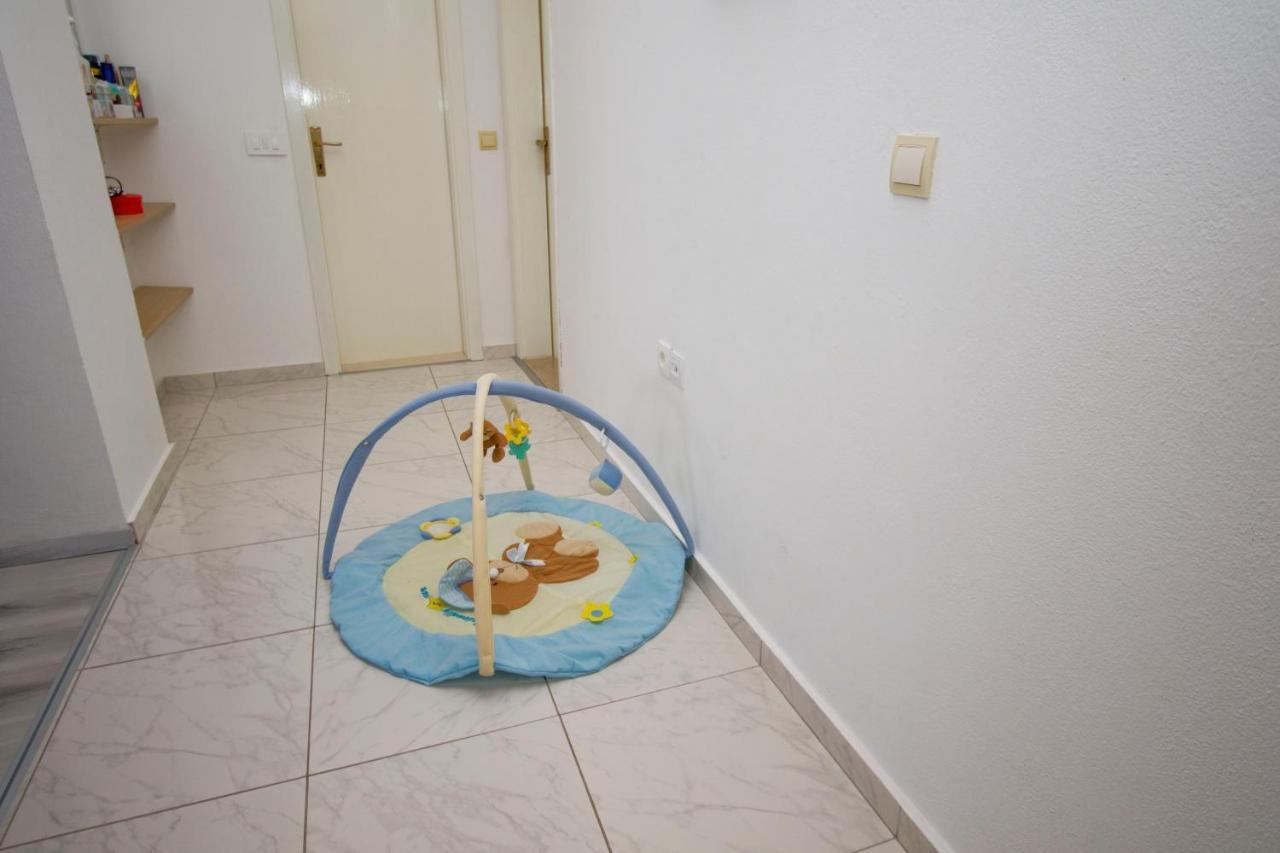 Apartment Toni Makarska Exteriör bild