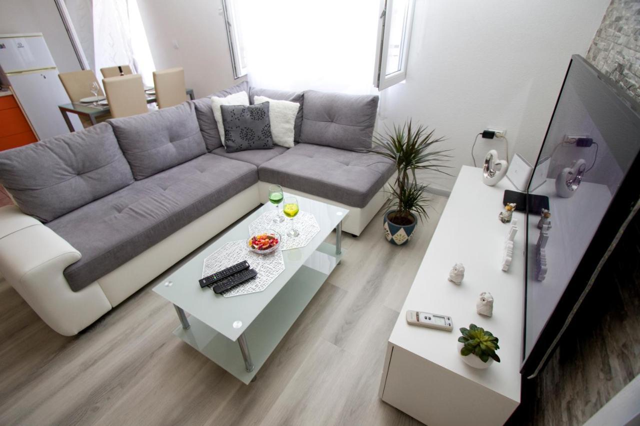 Apartment Toni Makarska Exteriör bild