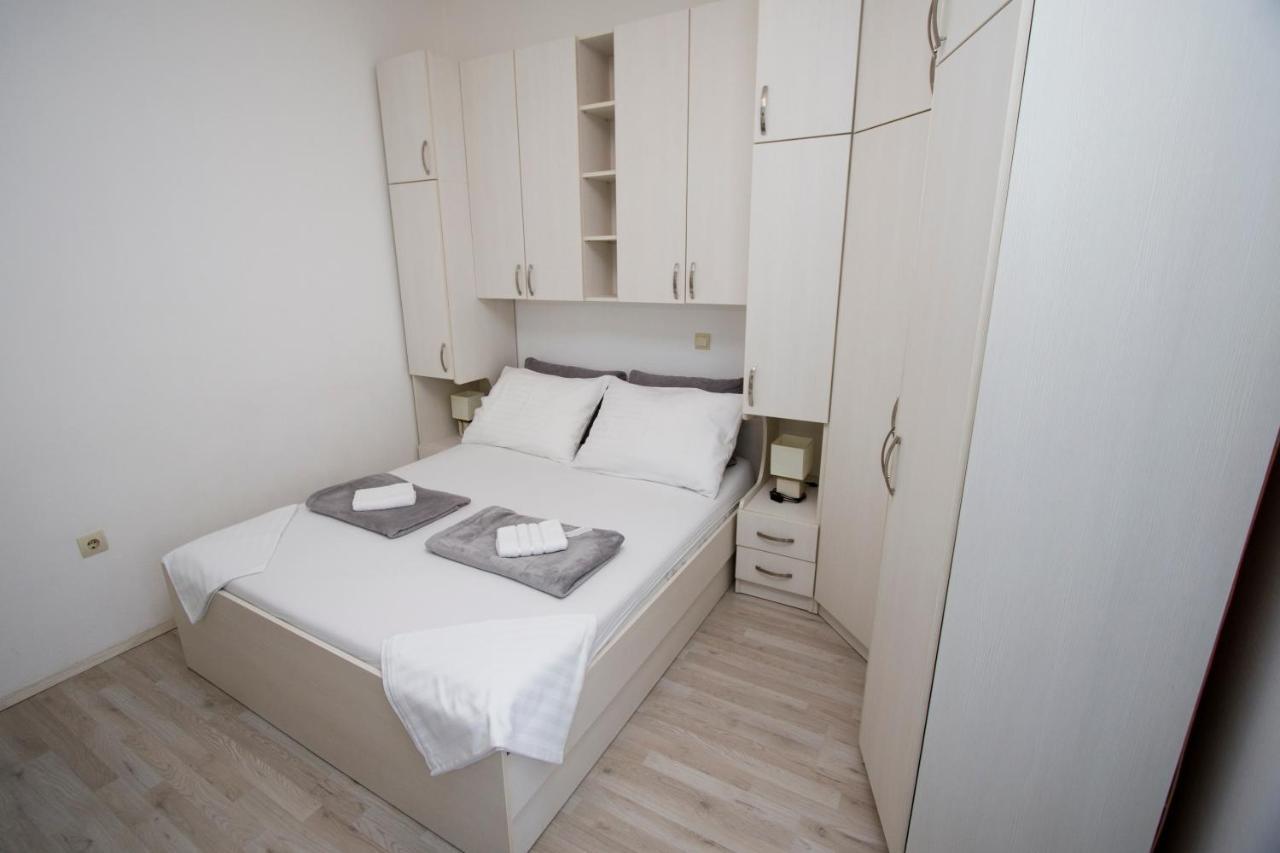 Apartment Toni Makarska Exteriör bild