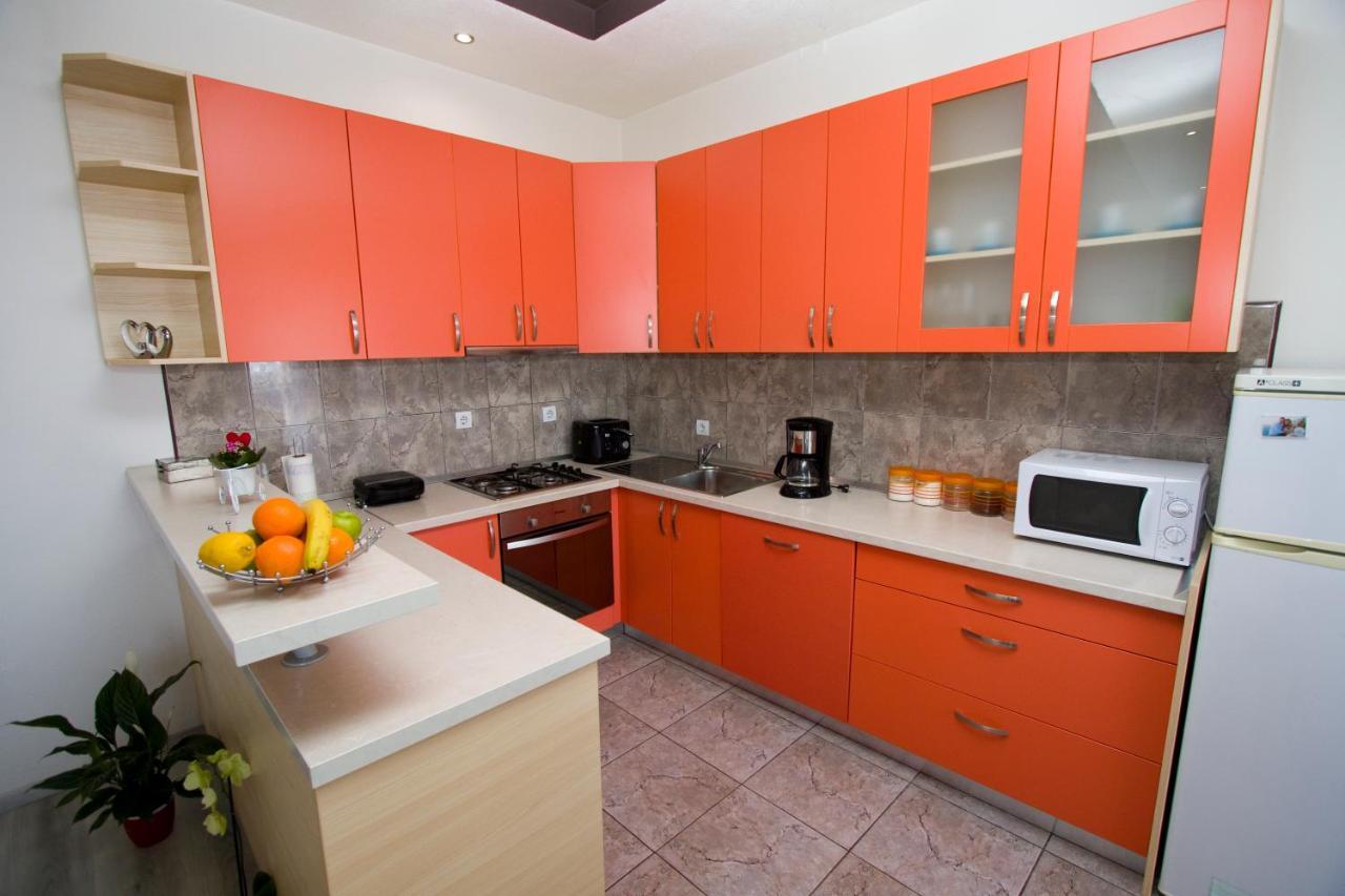 Apartment Toni Makarska Exteriör bild