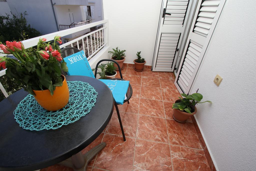 Apartment Toni Makarska Exteriör bild